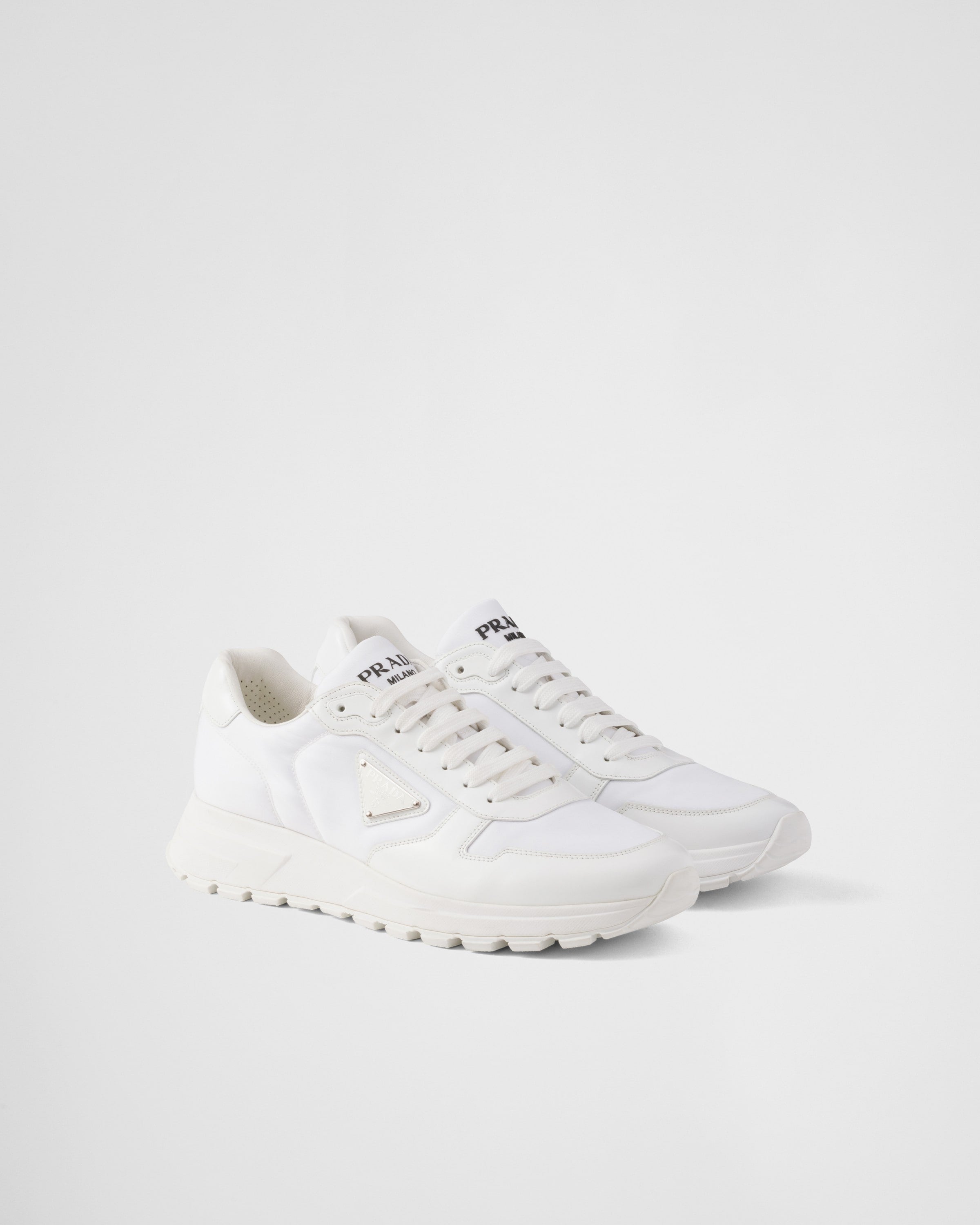 Basket Prada Blanc en cuir brossé