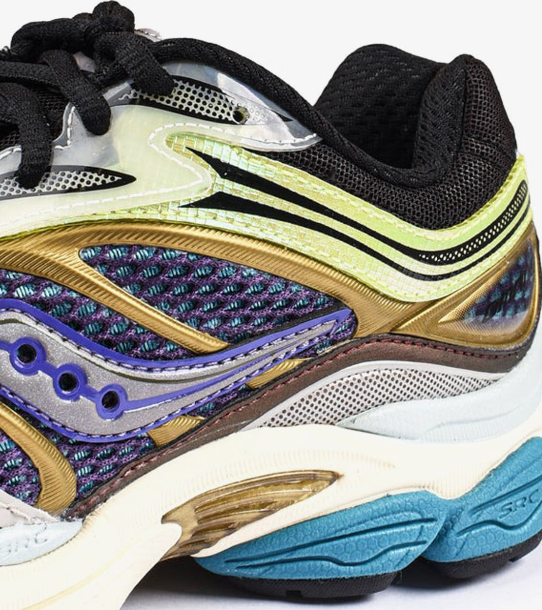 Saucony Omni 9 Crystal Cave – effet irisé cristal sur upper