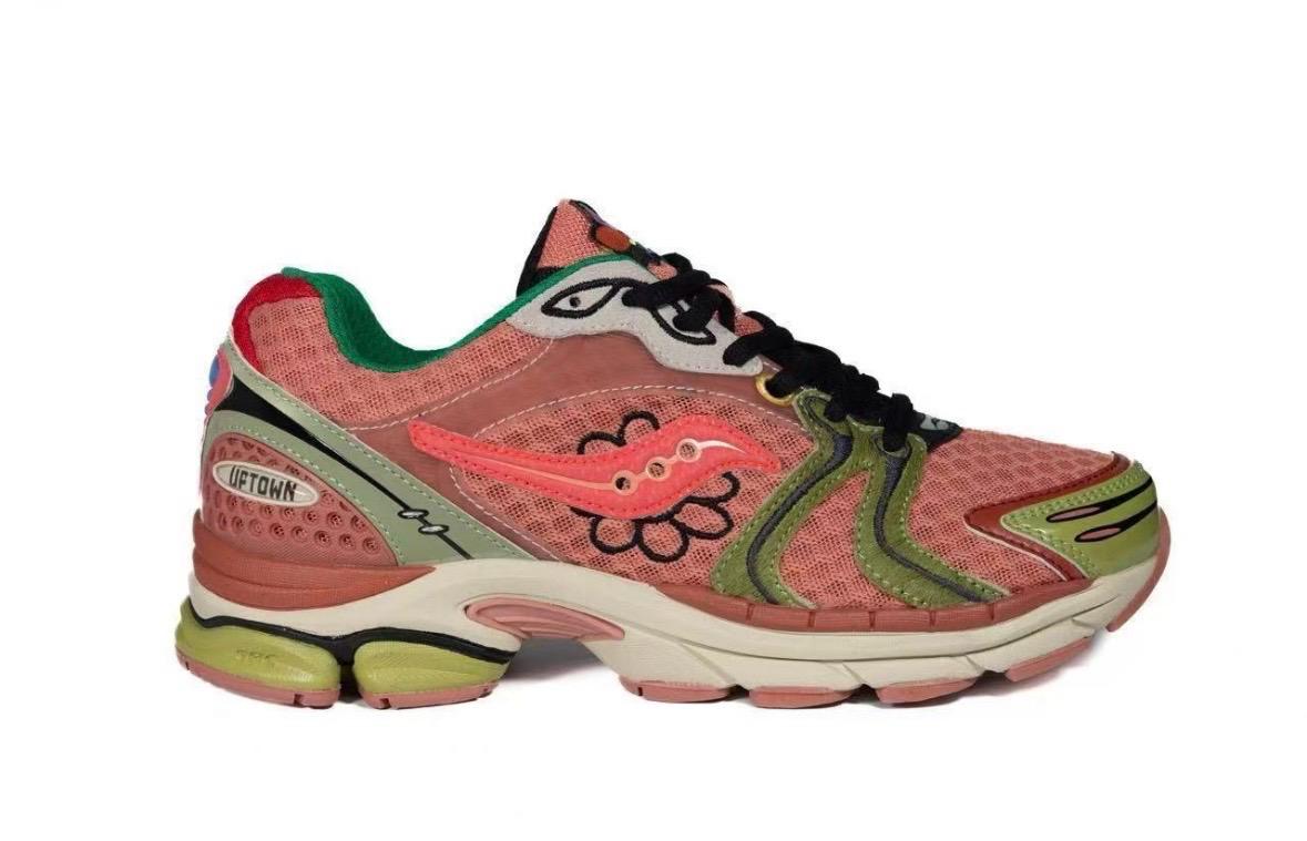 Saucony ProGrid Triumph 4 Rose Coral Burst - Sneakers rétro running corail - nbaddict.fr