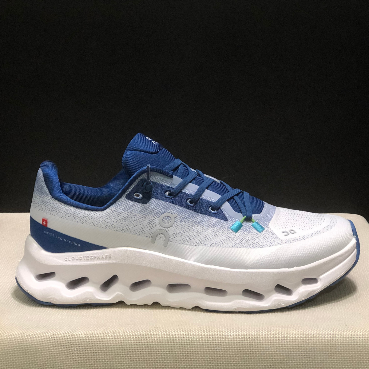 On Running Cloudtilt Blue Ivory - Sneakers lifestyle confort premium - nbaddict.fr
