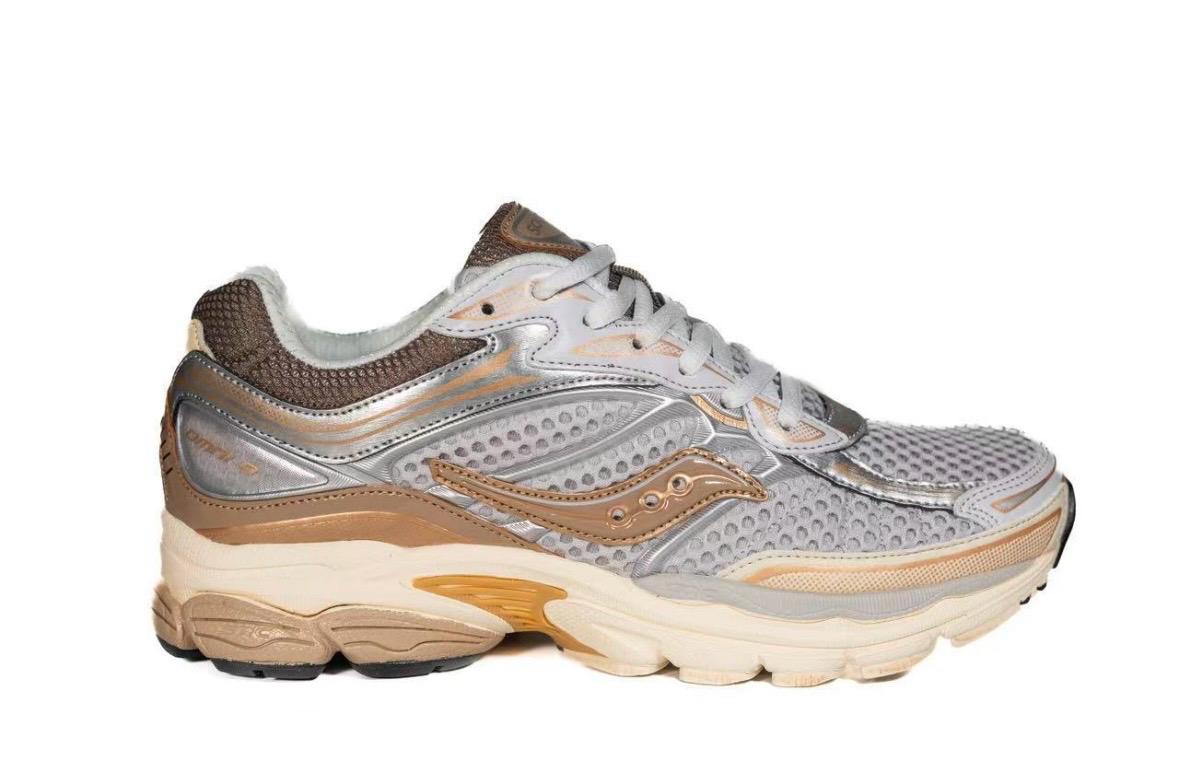 Saucony ProGrid Omni 9 Gris et Saumon - Sneakers rétro running douce - nbaddict.fr